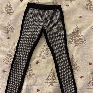 HUE Black and White Patterned Leggings